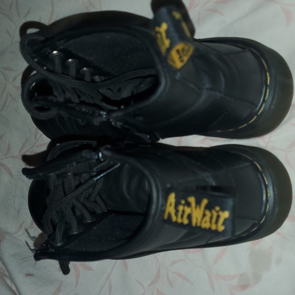 Girls Dr Martens - Picture 2 of 5